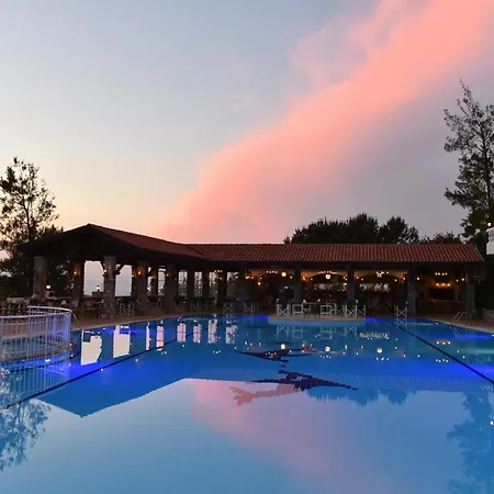 Отель Artemisia Royal Park Club 3*