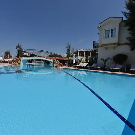 Отель Artemisia Royal Park Club