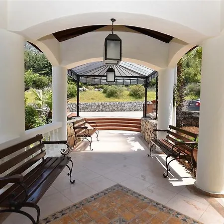 Artemisia Royal Park Club Отель