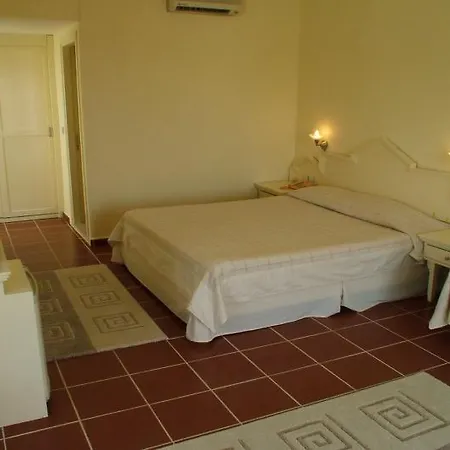Artemisia Royal Park Club Отель 3*